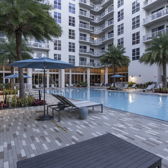 Blu27- Resort-style Pool with Lounge Chairs