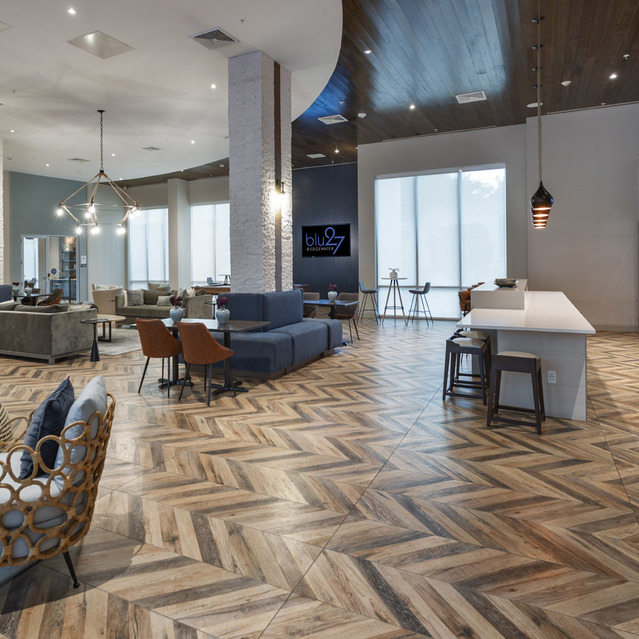 Blu27 - Spacious Community Lounge