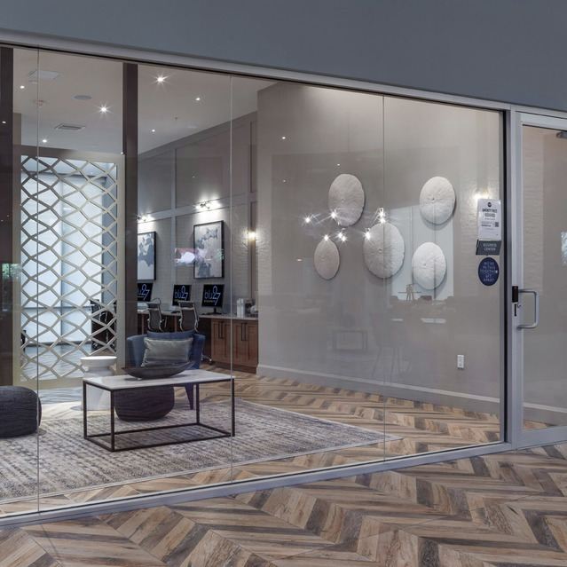 Blu27 - Business Center with Glass Walls