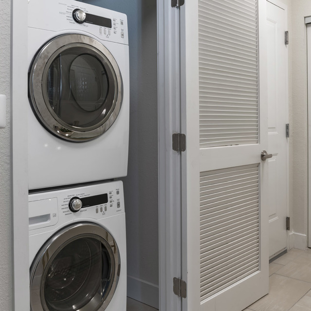 Blu27 - Washer and Dryer in an Apartment Home