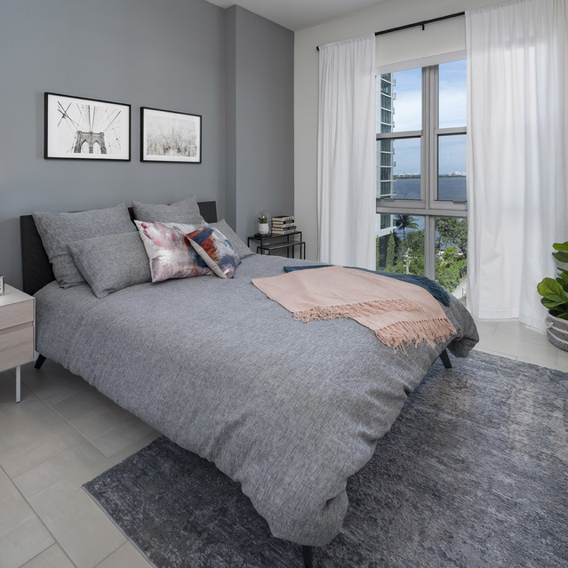 Blu27 - Bedroom with Carpeted Flooring