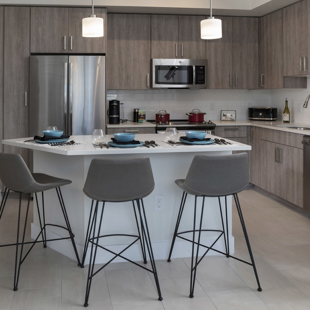 Blu27 - Cozy Dining and Kitchen Area