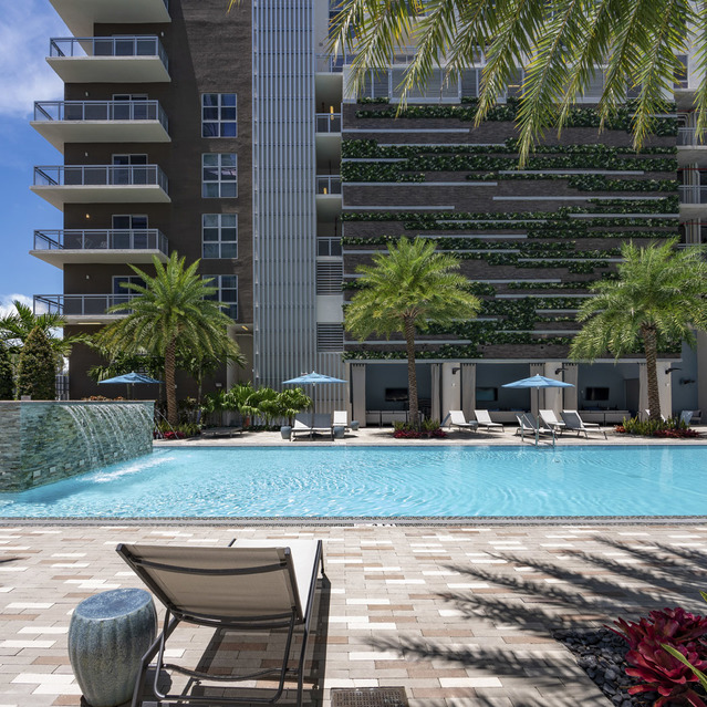 Blu27 - Sparkling Resort-style Pool