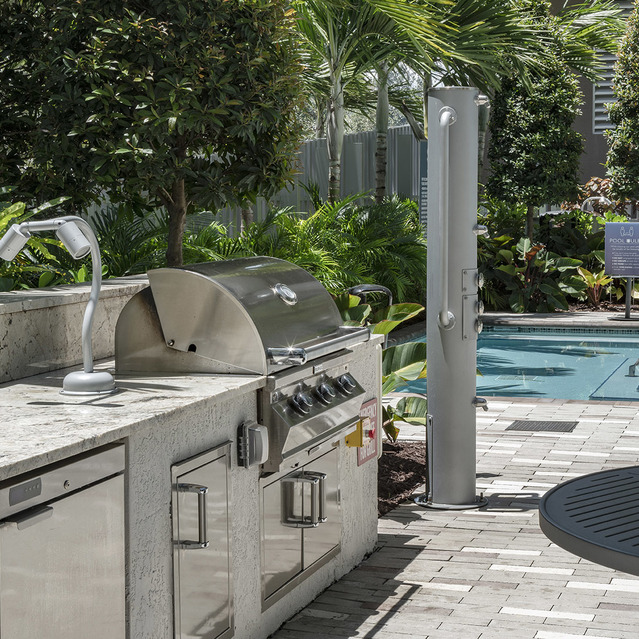 Blu27 - Outdoor BBQ Area