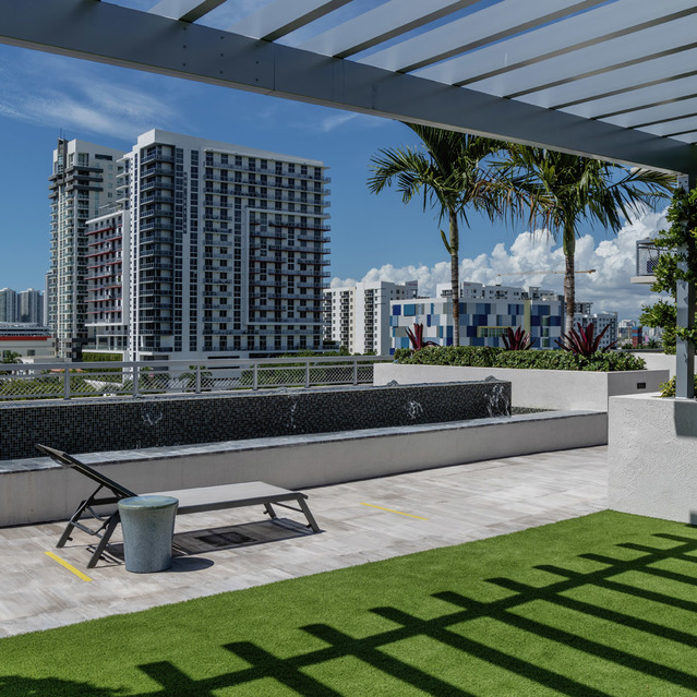 Blu27 - Outdoor Lounge with Pergola